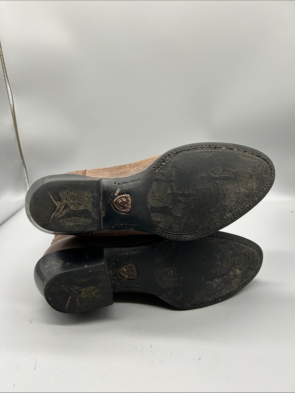 Ariat Heritage Round Toe Cowboy Western Boots - Picture 8 of 8